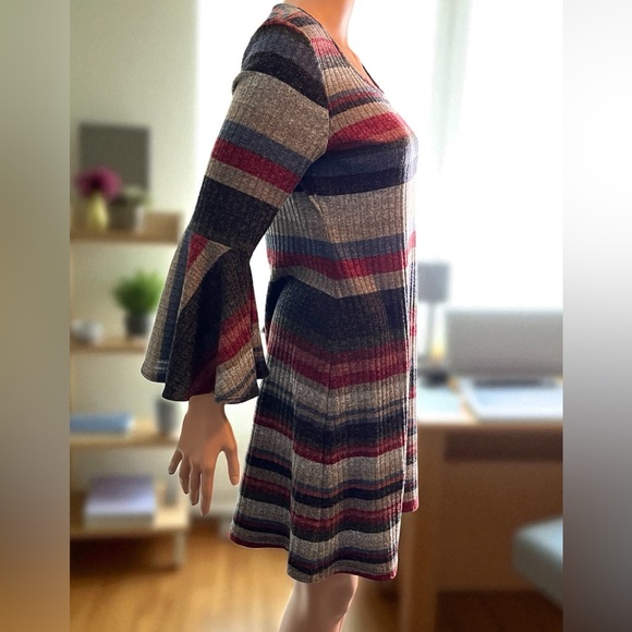J. Rose Women's Knit Dress. Size 4. Multicolored Stripes. Bell Sleeves. - Picture 3 of 7